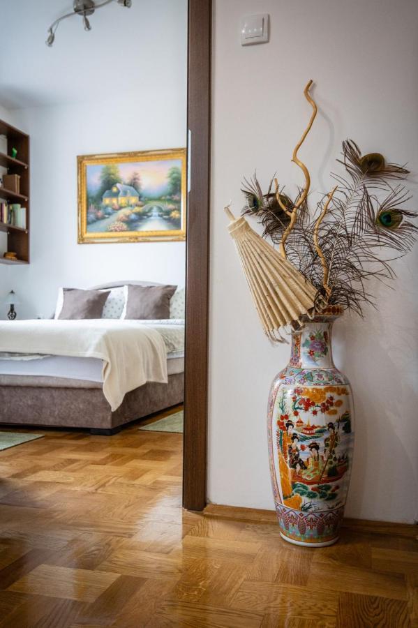 Crystal Apartment Subotica Buitenkant foto